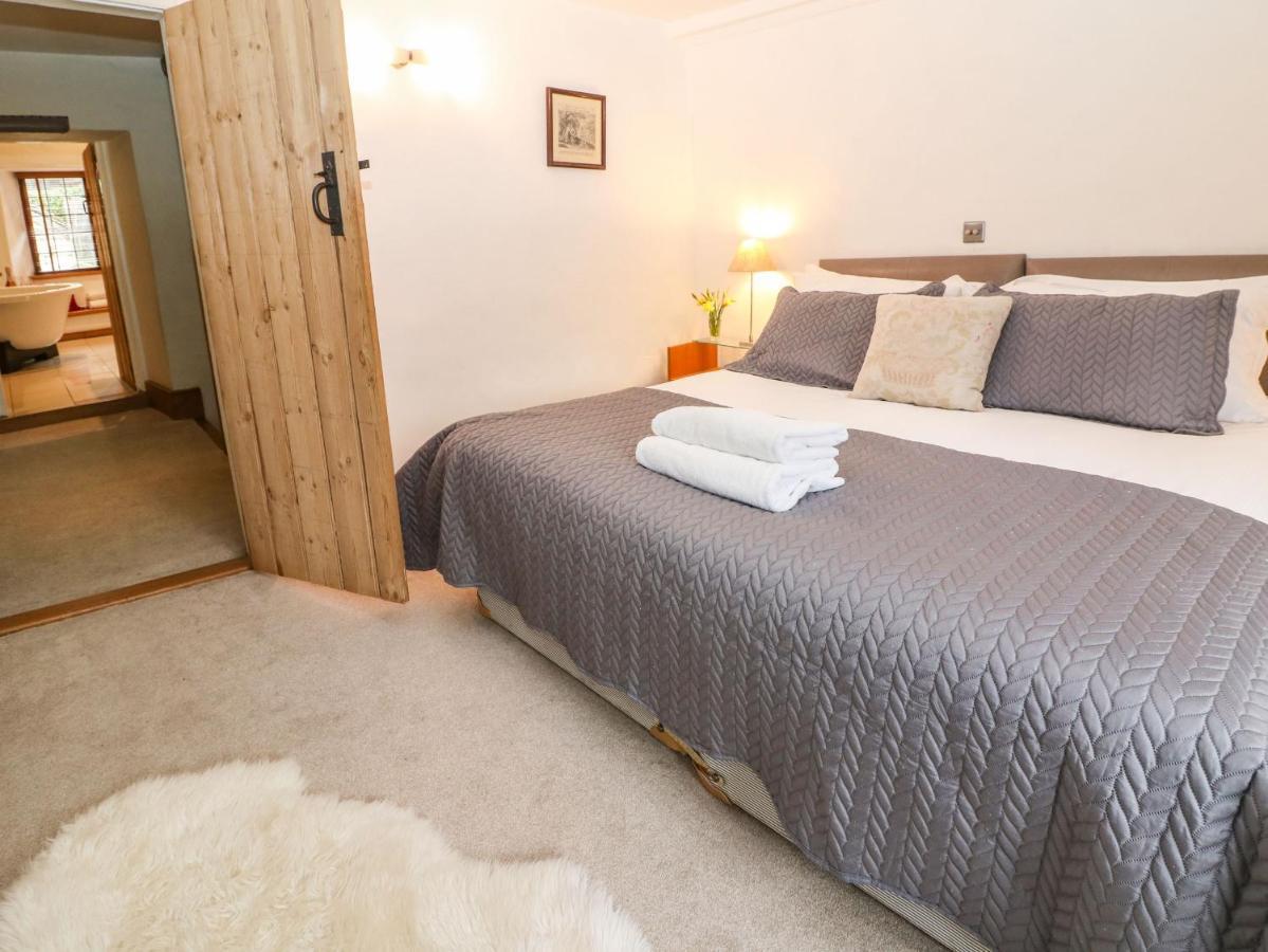 Castle Combe Cottage Bagian luar foto