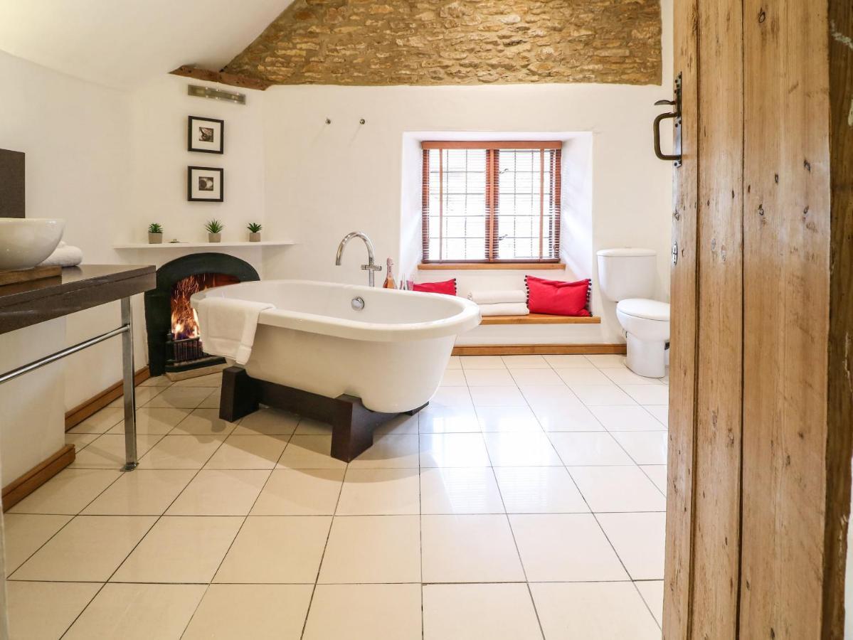 Castle Combe Cottage Bagian luar foto