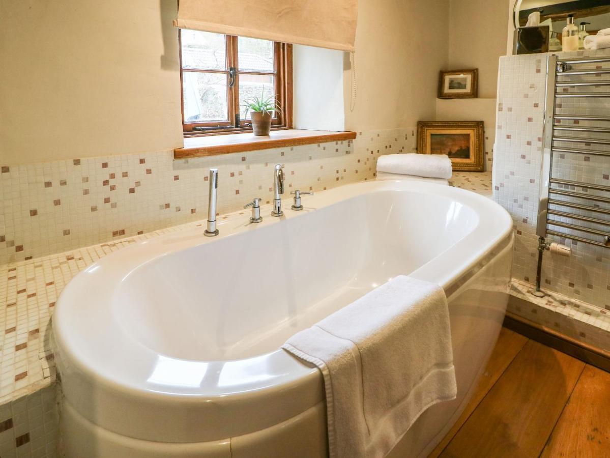 Castle Combe Cottage Bagian luar foto